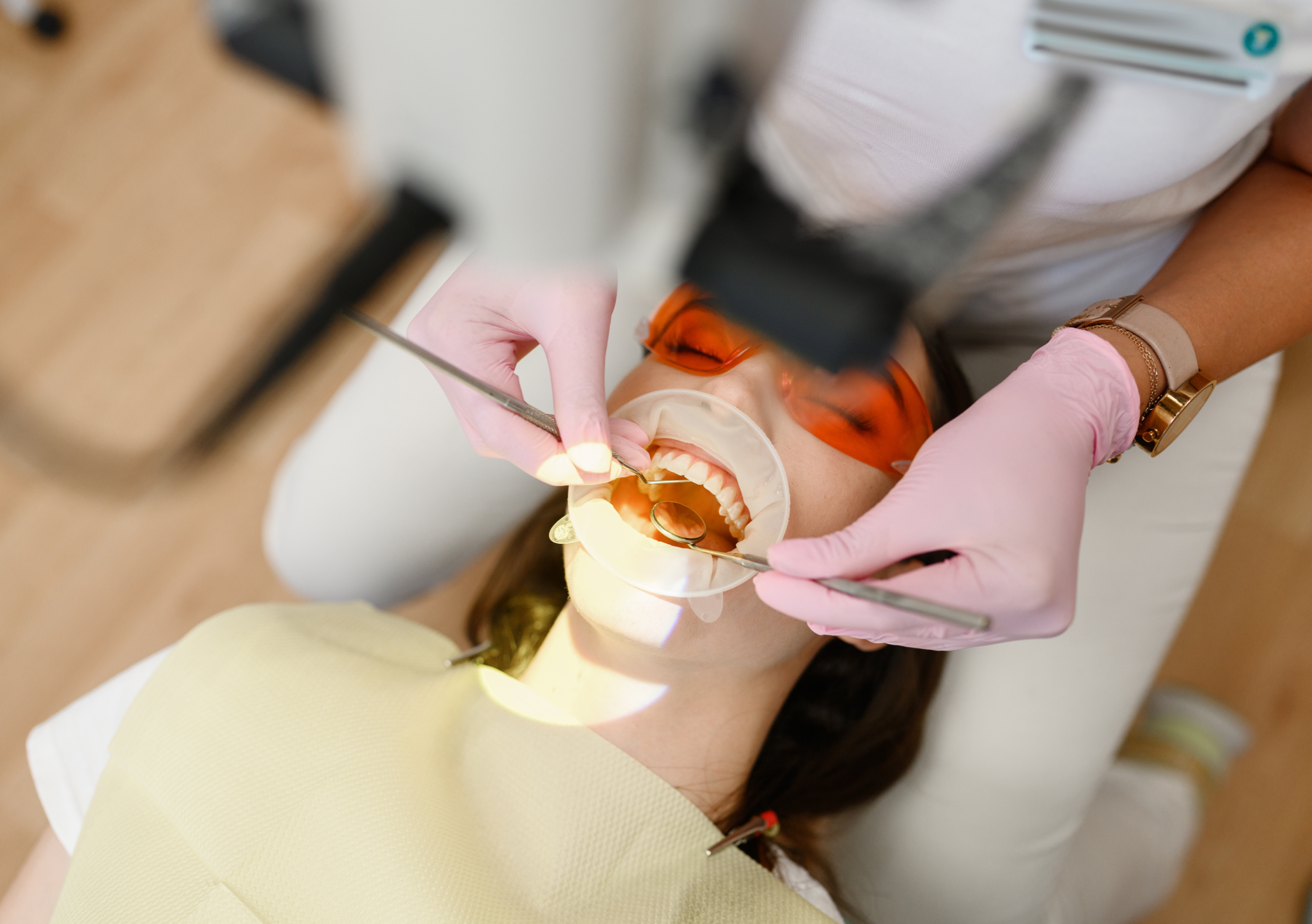 عيادة الاسنان وجراحة الفم والوجه والفكين